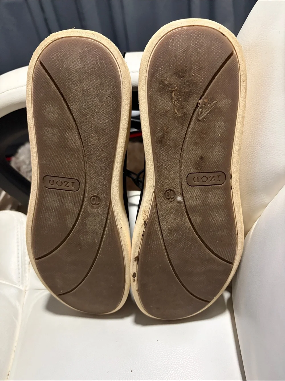 Izod Men's Black Chukka Boots with Cream Sole
